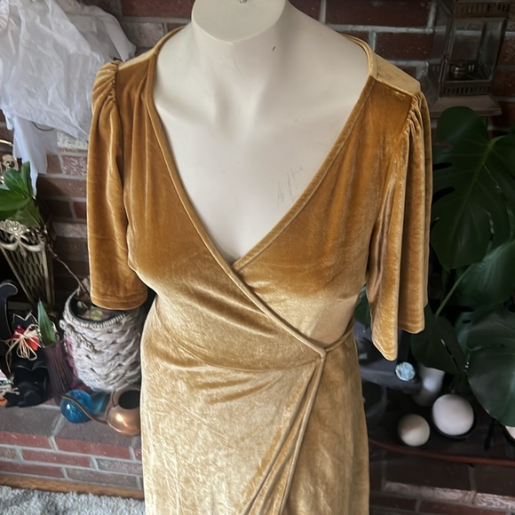 Gold Velvet Wrap Dress - Picture 3 of 8